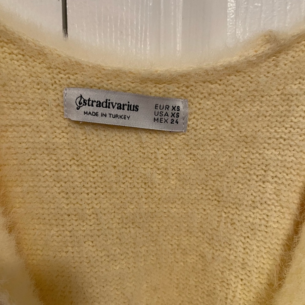 stradivarius Soft Cream-Yellow Fuzzy Knit Sweater